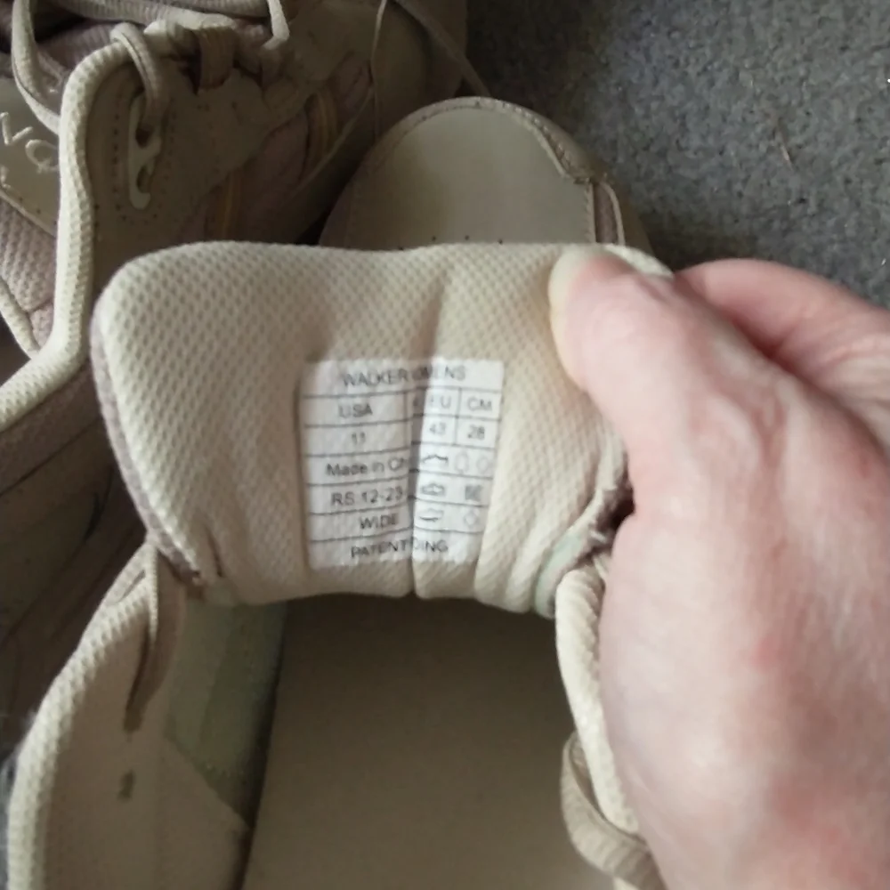 Vionic Walker Sneakers 11